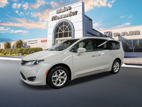 Used 2020 Chrysler Pacifica Touring-L Plus w/ Tire & Wheel Group image 11