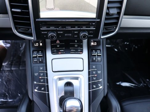 Used 2013 Porsche Cayenne Turbo image 37