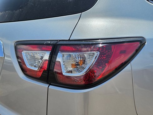Used 2015 Chevrolet Traverse LT image 11