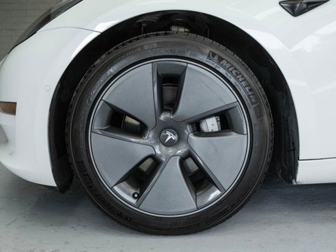 Used 2021 Tesla Model 3 Standard Range Plus image 15