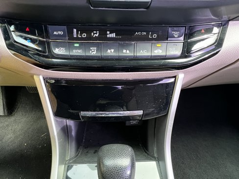 Used 2016 Honda Accord EX image 26