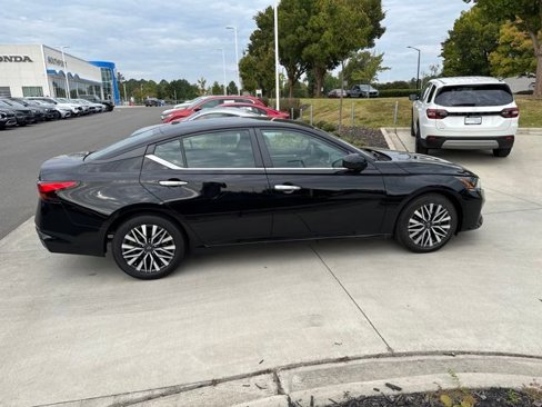 Used 2023 Nissan Altima 2.5 SV image 9