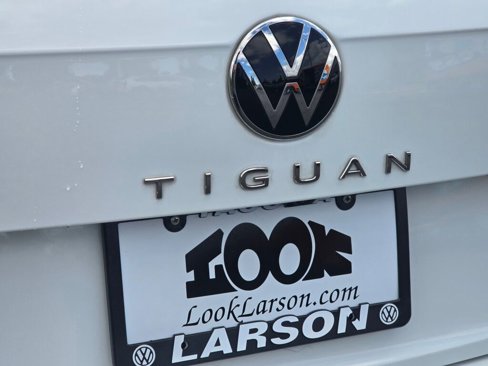 Used 2022 Volkswagen Tiguan SE image 14
