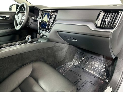 Certified 2025 Volvo S60 B5 Core image 26