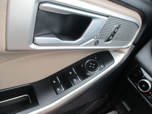 Used 2023 Ford Explorer Limited image 17