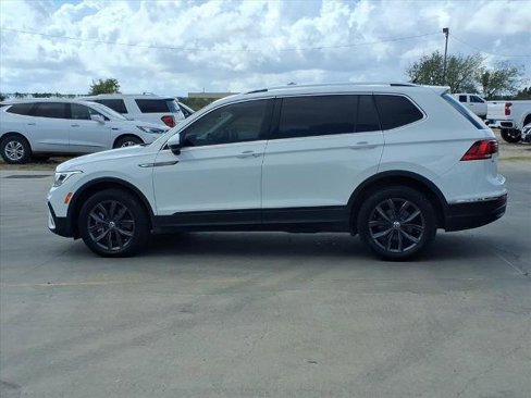 Used 2022 Volkswagen Tiguan SE image 4