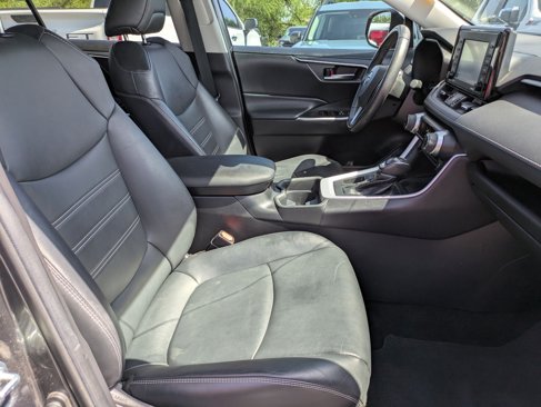 Used 2021 Toyota RAV4 XLE Premium image 25
