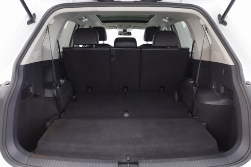 Used 2021 Volkswagen Tiguan SE image 16