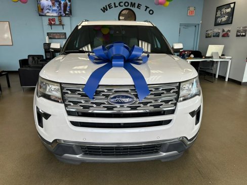 Used 2019 Ford Explorer Limited w/ Ford Safe & Smart Package image 3