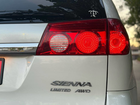 Used 2008 Toyota Sienna XLE Limited image 56