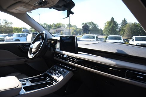 Used 2020 Lincoln Aviator Reserve w/ Equipment Group 202A image 14