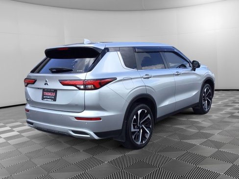 Used 2024 Mitsubishi Outlander SE image 7