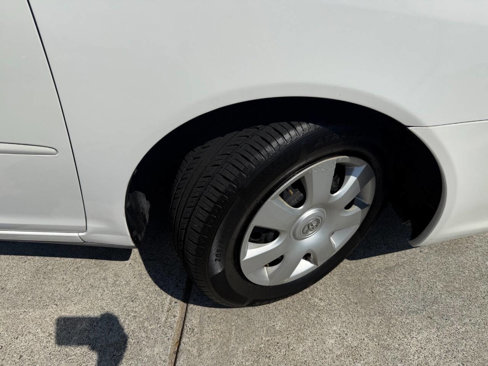 Used 2004 Toyota Camry LE image 24