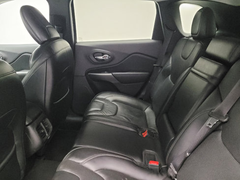 Used 2019 Jeep Cherokee Limited image 18