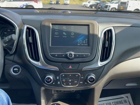 Used 2018 Chevrolet Equinox LT image 24