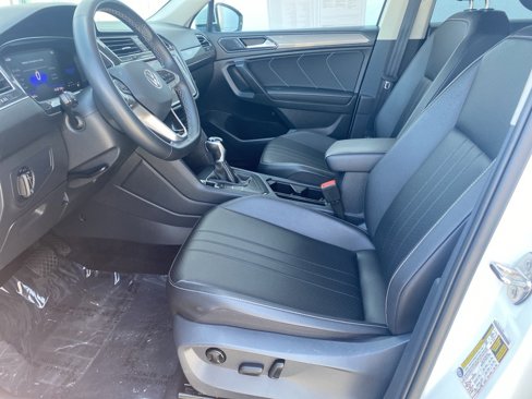 Certified 2022 Volkswagen Tiguan SE image 20