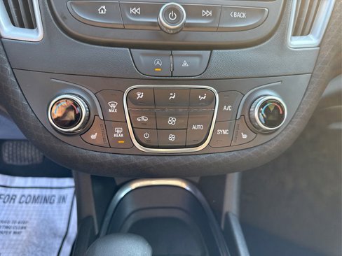 Used 2023 Chevrolet Malibu LT image 30