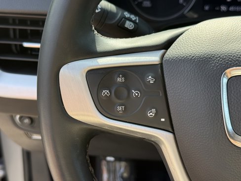 Used 2024 GMC Terrain SLT image 16