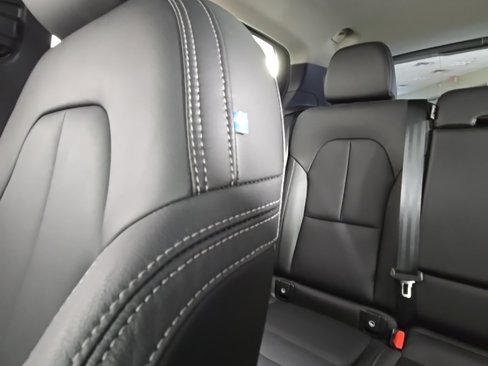 Certified 2024 Volvo XC40 B5 Plus w/ Climate Package image 27