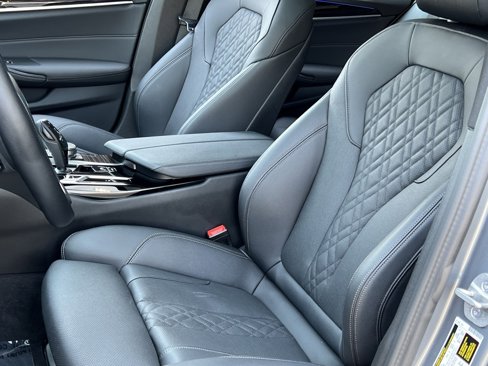 Used 2023 BMW 530i xDrive w/ Premium Package image 12