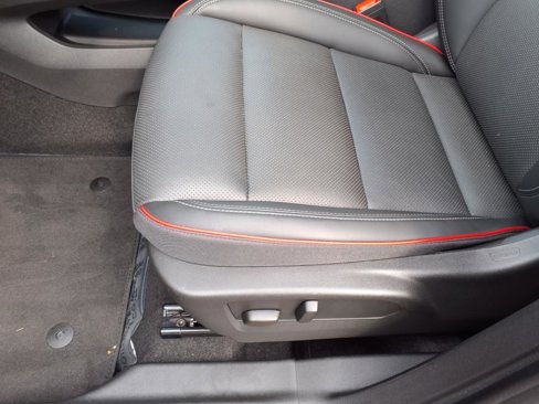Used 2023 Buick Envision Essence w/ Sport Touring Package image 17