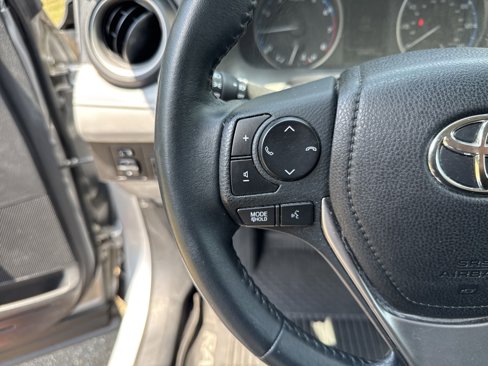 Used 2018 Toyota RAV4 XLE image 25