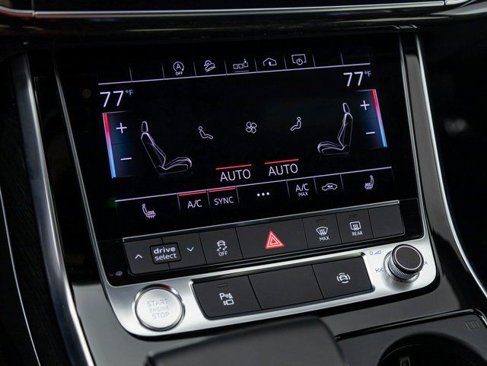 Used 2019 Audi Q8 Premium image 16