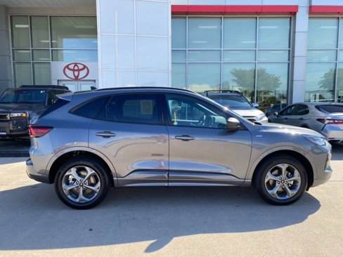 Used 2023 Ford Escape ST-Line w/ Tech Pack #1 image 2