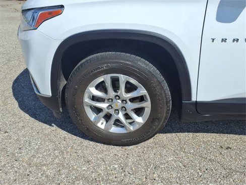 Used 2020 Chevrolet Traverse LT image 4