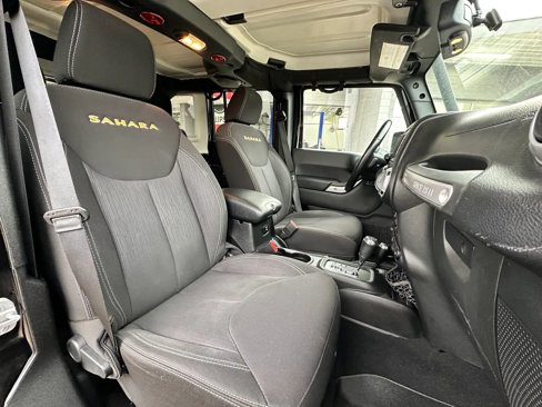 Used 2014 Jeep Wrangler Unlimited Sahara image 21