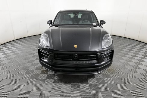 Certified 2025 Porsche Macan image 35