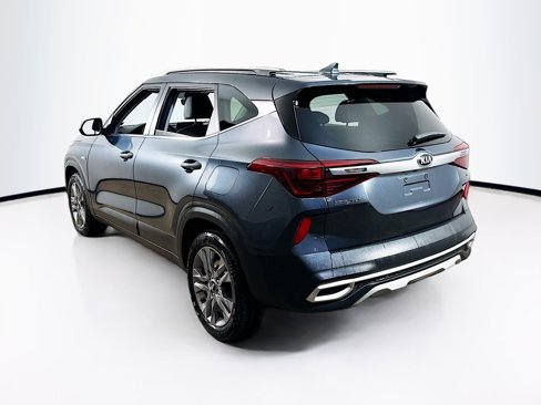 Certified 2021 Kia Seltos S image 6