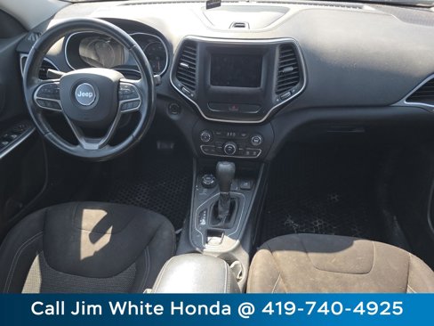 Used 2020 Jeep Cherokee Latitude w/ Cold Weather Group image 16