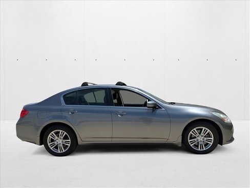 Used 2013 INFINITI G37 x image 4