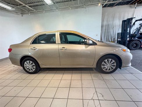 Used 2010 Toyota Corolla LE image 5