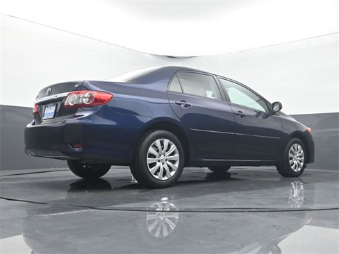 Used 2012 Toyota Corolla LE image 11
