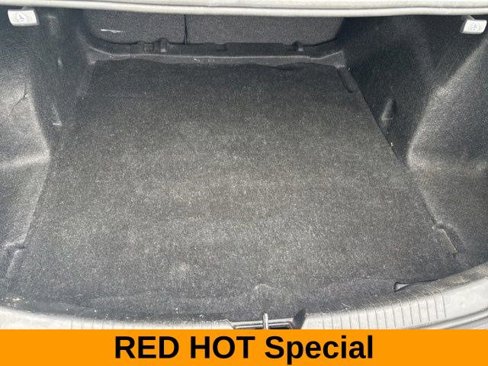 Used 2021 Chevrolet Malibu LT image 35