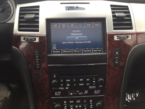 Used 2011 Cadillac Escalade ESV Premium image 12