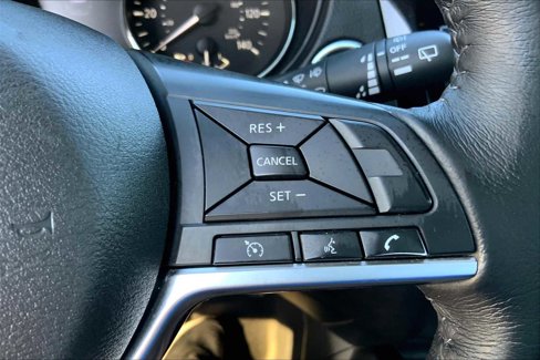 Used 2019 Nissan Rogue SV image 23