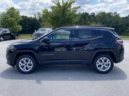 New 2025 Jeep Compass Latitude image 7