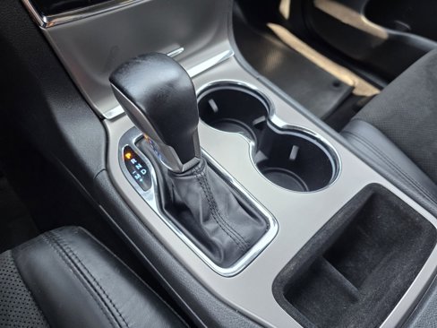 Used 2021 Jeep Grand Cherokee Laredo X image 22