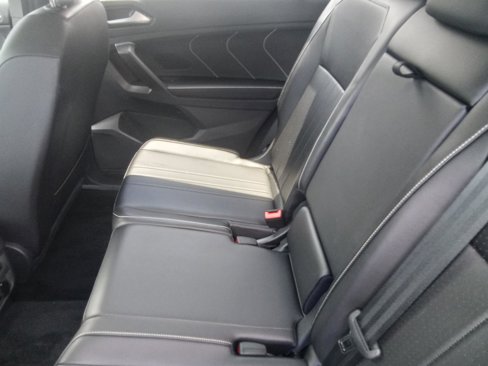 Used 2024 Volkswagen Tiguan SE R-Line image 21