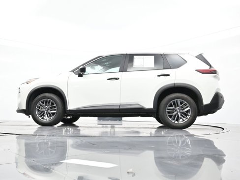 Used 2023 Nissan Rogue S image 41