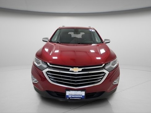 Used 2018 Chevrolet Equinox Premier image 2
