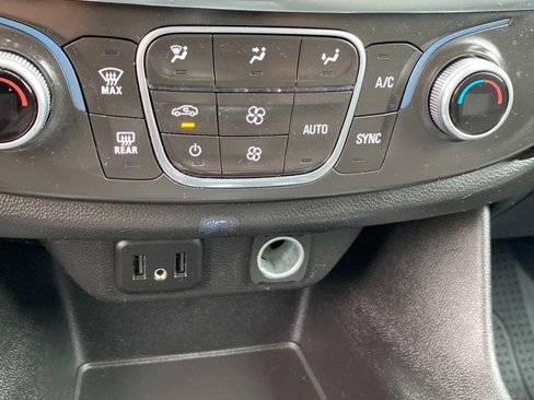 Used 2020 Chevrolet Traverse LS image 8