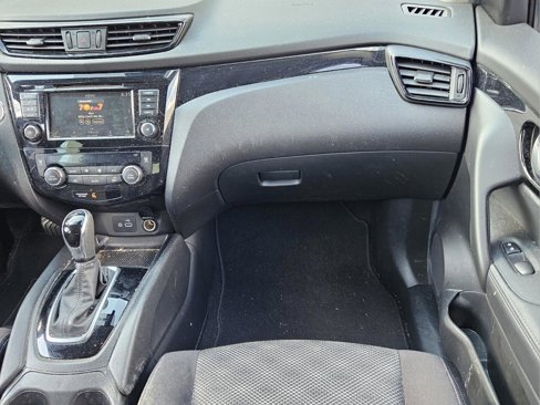 Used 2020 Nissan Rogue Sport SV image 11
