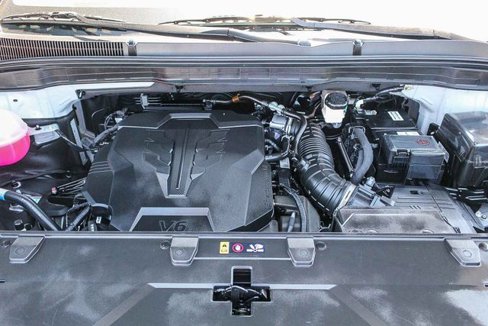 Used 2024 Kia Carnival EX image 32