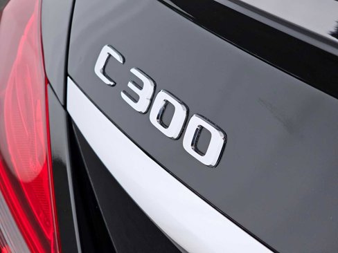 Used 2018 Mercedes-Benz C 300 Sedan w/ Premium Package image 13