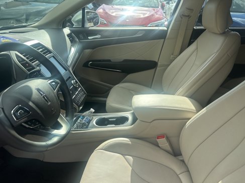 Used 2019 Lincoln MKC Reserve image 16