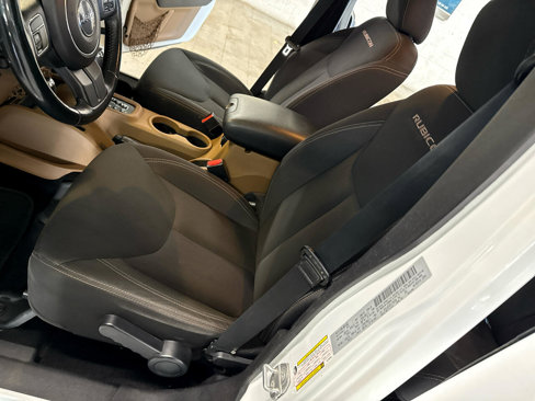 Used 2015 Jeep Wrangler Unlimited Rubicon w/ Max Tow Package image 9